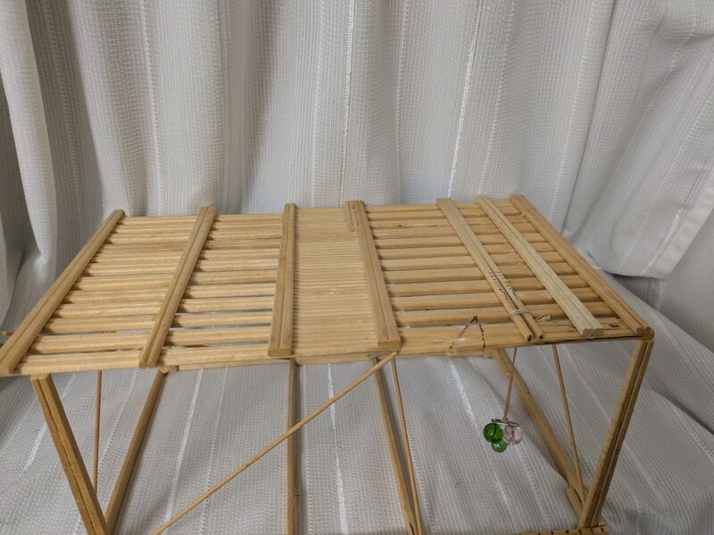 File:Item-handmade-laptop-shelf-2.jpg