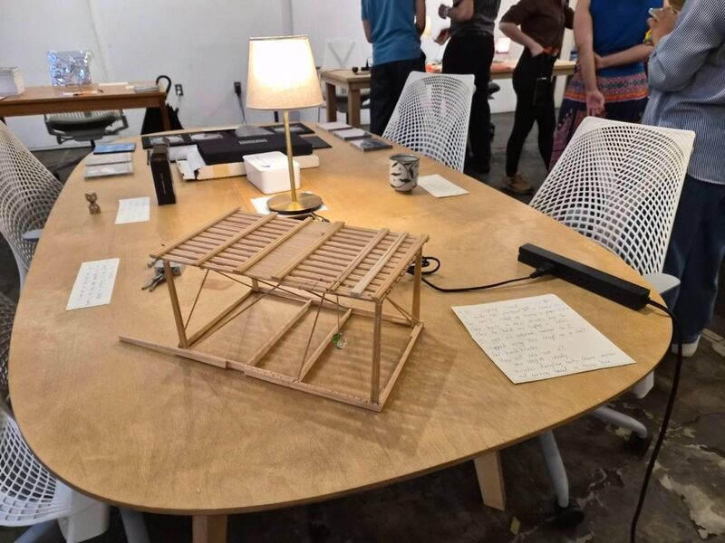 File:Item-handmade-laptop-shelf-7.jpg
