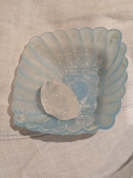File:Item-retired-deodorant-crystal-stone-1.jpg