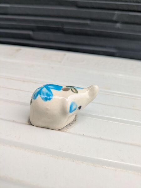 File:Item-blue-floral-ceramic-elephant-incense-holder-1.jpg